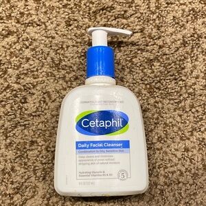 Cetaphil Daily Facial Cleanser - White and Blue